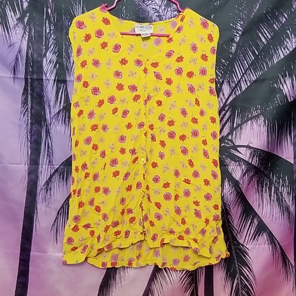 Cute Floral Sleeveless Top - Picture 1 of 3